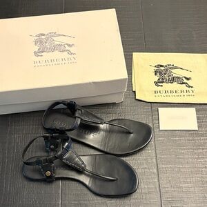 Burberry Black Leather Women’s Flip-Flops